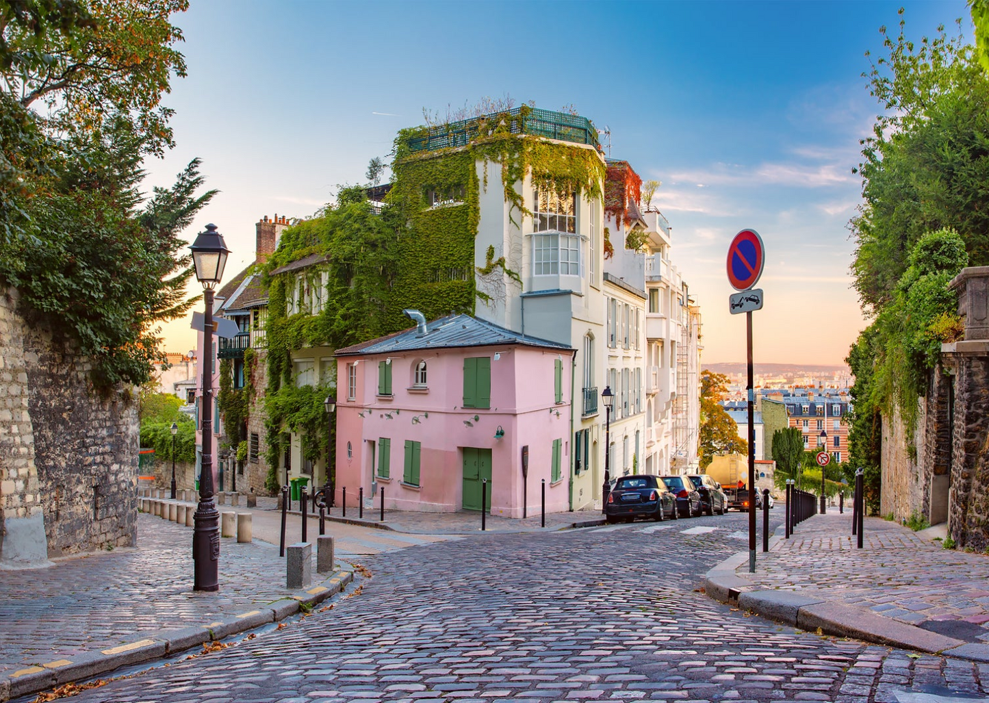 Moulin Rouge and Montmartre Walking Tour