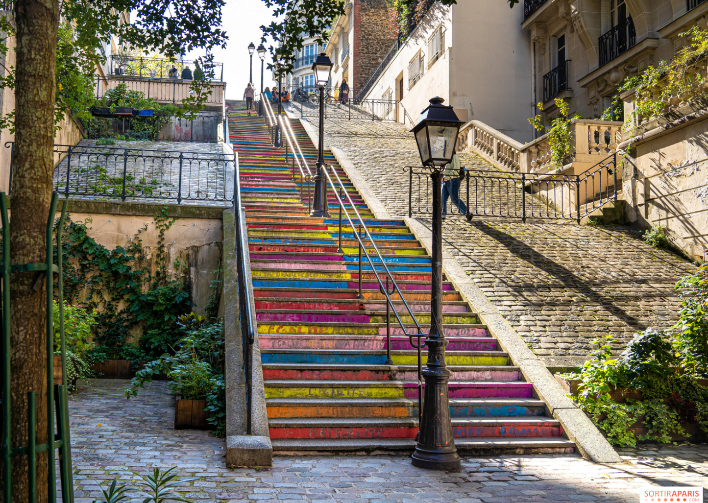 Moulin Rouge and Montmartre Walking Tour