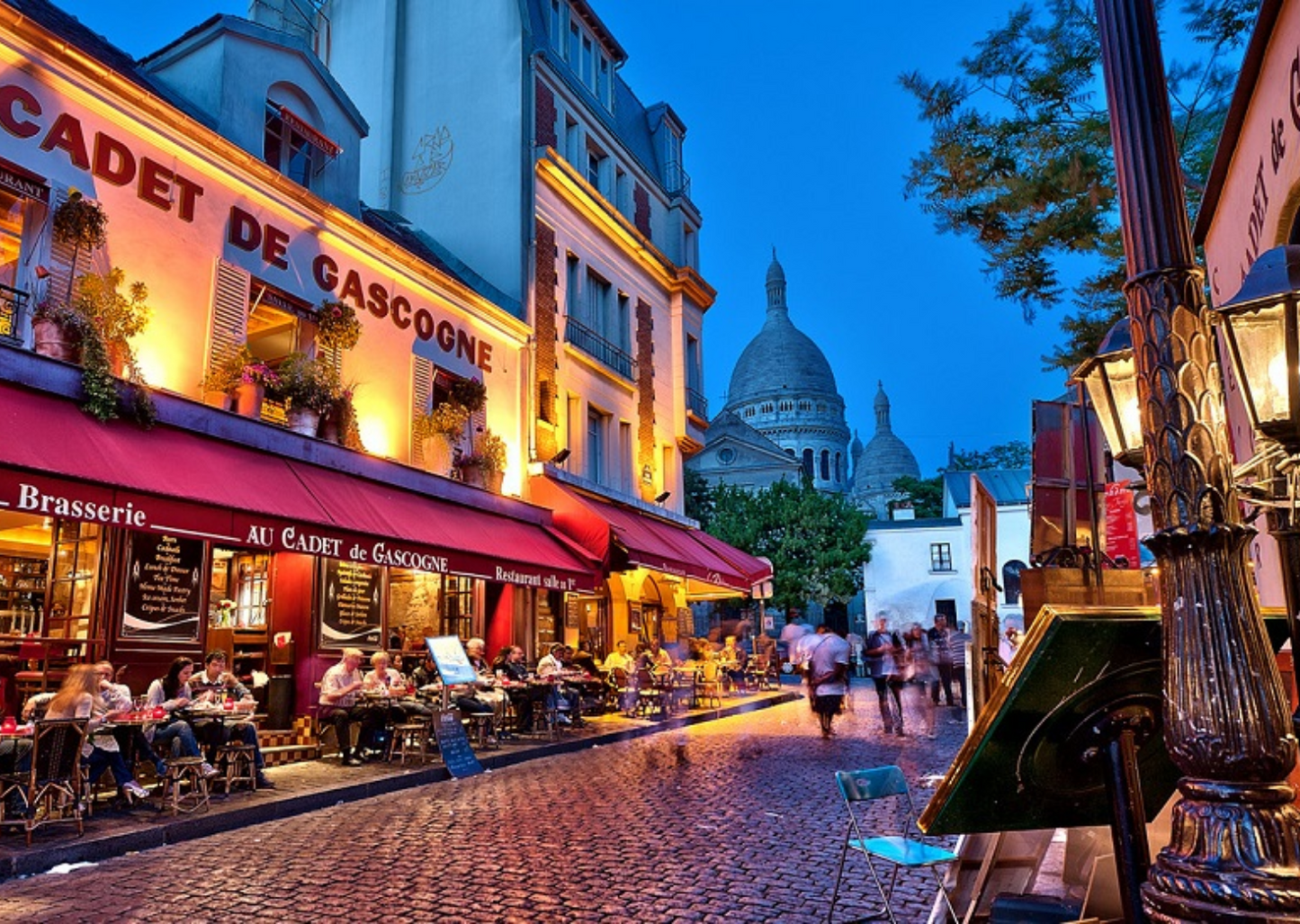 Moulin Rouge and Montmartre Walking Tour