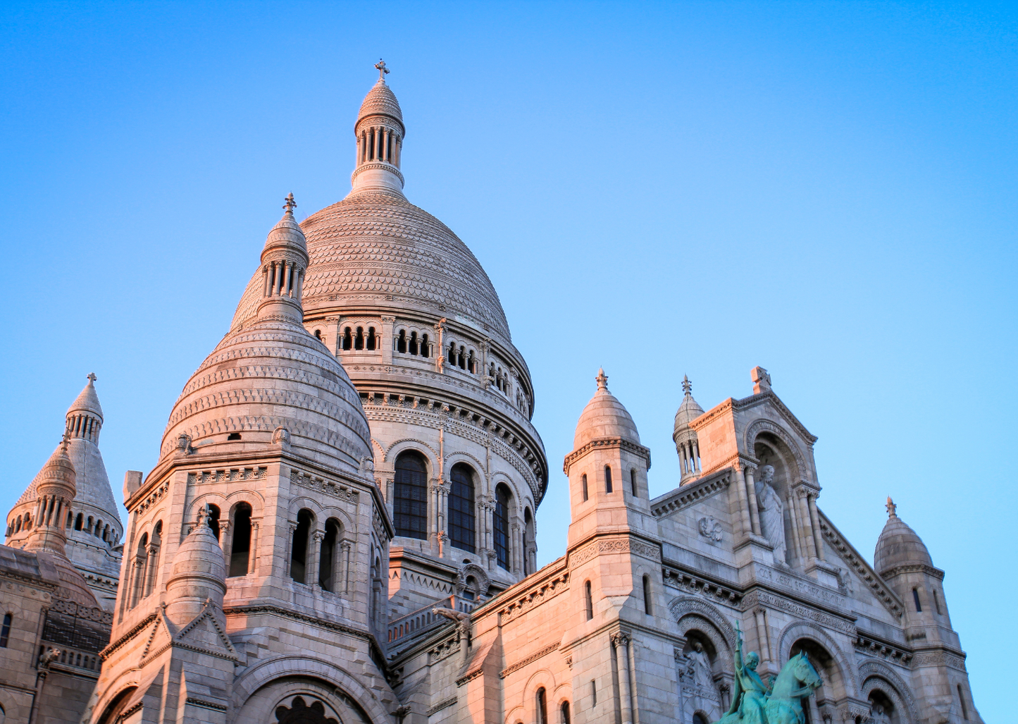 Moulin Rouge and Montmartre Walking Tour