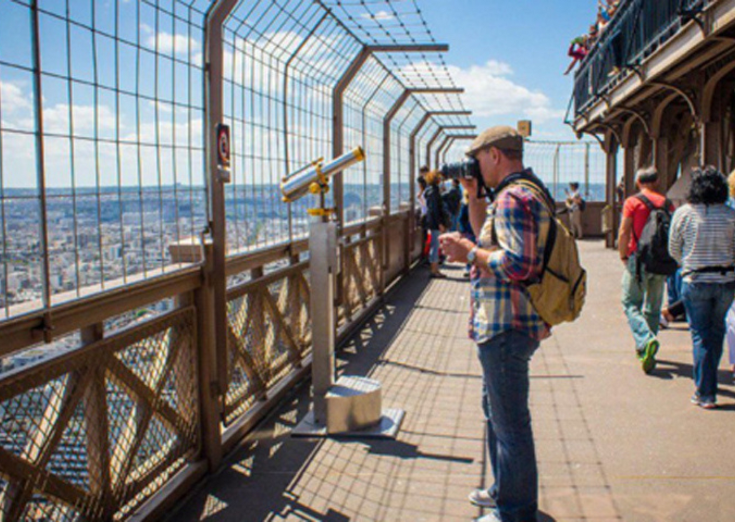 Eiffel Tower Guided Steps and Adventure (Private)