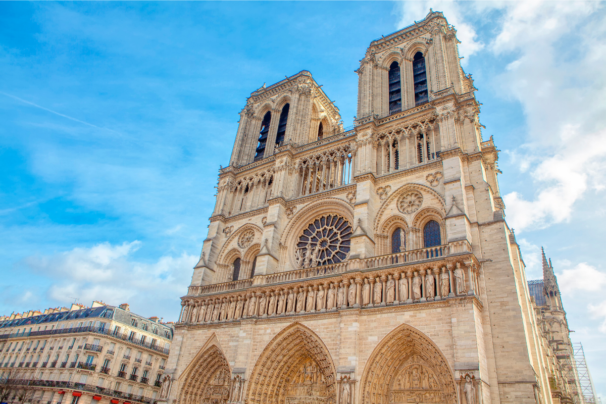 Notre-Dame & Île de la Cité Walking Tour (Semi-Private)