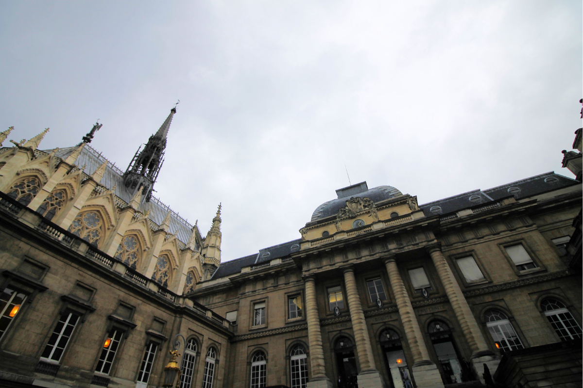 Notre-Dame & Île de la Cité Walking Tour (Semi-Private)