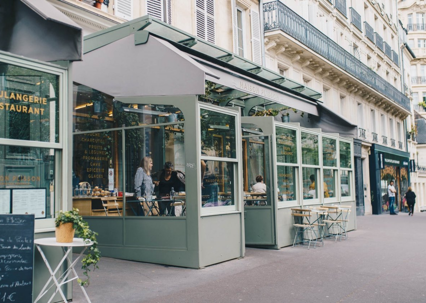 Marvellous Le Marais Tour: Unveil Paris' Hip & Historic Gems!