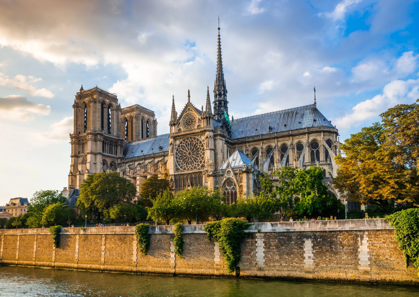 Stroll in the Heart of Paris: By Day or At Night (Notre Dame, Île de la Cité and Latin Quarter) (Private)