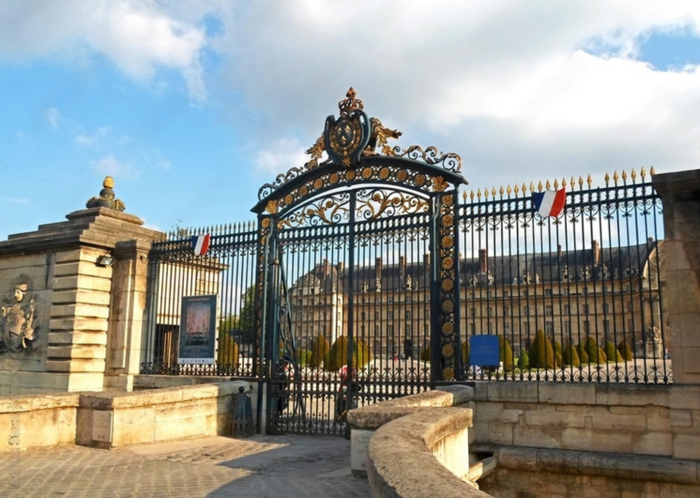 Invalides Uncovered: Secrets, Soldiers, and Stories Tour